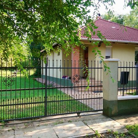 Gyümölcsöskert Szálláshely Debrecen Exterior foto
